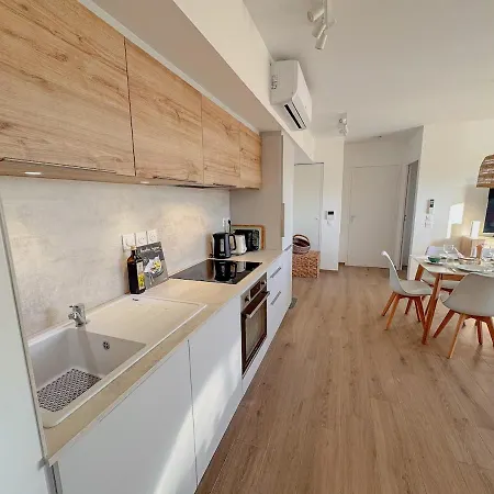 Aurora, Magnifique Classe 3 Etoiles, 6 P, Acces Direct Plage, Parking Prive * Vias