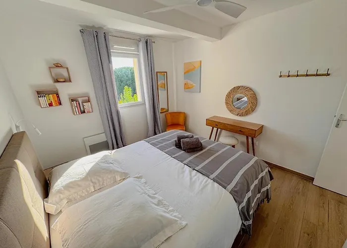 Aurora, Magnifique Classe 3 Etoiles, 6 P, Acces Direct Plage, Parking Prive * Vias