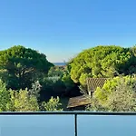 Aurora, Magnifique, Classe 3 Etoiles, 6 Personnes, Acces Direct Plage, Parking Prive, Vue A Travers La Pinede Appartement
