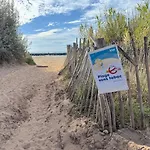 Aurora, Magnifique, Classe 3 Etoiles, 6 Personnes, Acces Direct Plage, Parking Prive, Vue A Travers La Pinede Appartement *