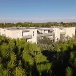 Aurora, Magnifique, Classe 3 Etoiles, 6 Personnes, Acces Direct Plage, Parking Prive, Vue A Travers La Pinede Vias