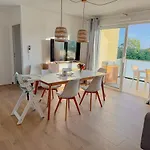 Aurora, Magnifique, Classe 3 Etoiles, 6 Personnes, Acces Direct Plage, Parking Prive, Vue A Travers La Pinede