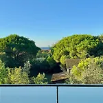 Appartement Aurora, Magnifique, Classe 3 Etoiles, 6 Personnes, Acces Direct Plage, Parking Prive, Vue A Travers La Pinede *
