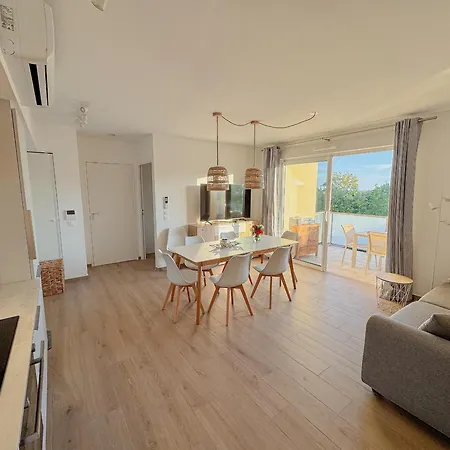 Aurora, Magnifique, Classe 3 Etoiles, 6 Personnes, Acces Direct Plage, Parking Prive, Vue A Travers La Pinede Apartmán *