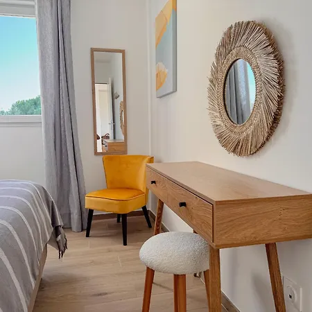 Aurora, Magnifique, Classe 3 Etoiles, 6 Personnes, Acces Direct Plage, Parking Prive, Vue A Travers La Pinede