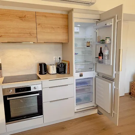 Aurora, Magnifique, Classe 3 Etoiles, 6 Personnes, Acces Direct Plage, Parking Prive, Vue A Travers La Pinede * Vias
