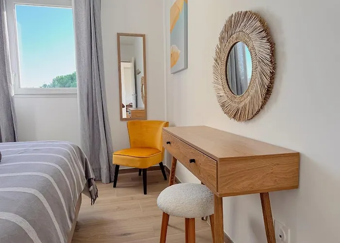 Apartment Aurora, Magnifique Classe 3 Etoiles, 6 P, Acces Direct Plage, Parking Prive