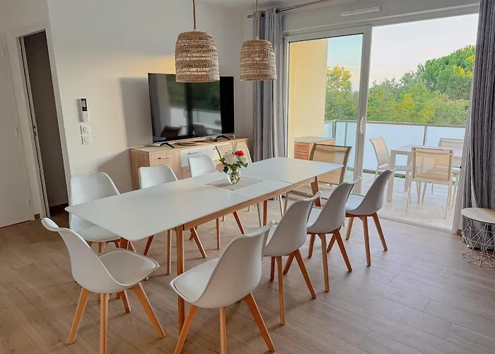 Apartment Aurora, Magnifique Classe 3 Etoiles, 6 P, Acces Direct Plage, Parking Prive Vias